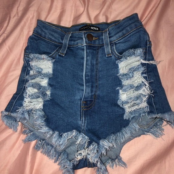 distressed butt shorts